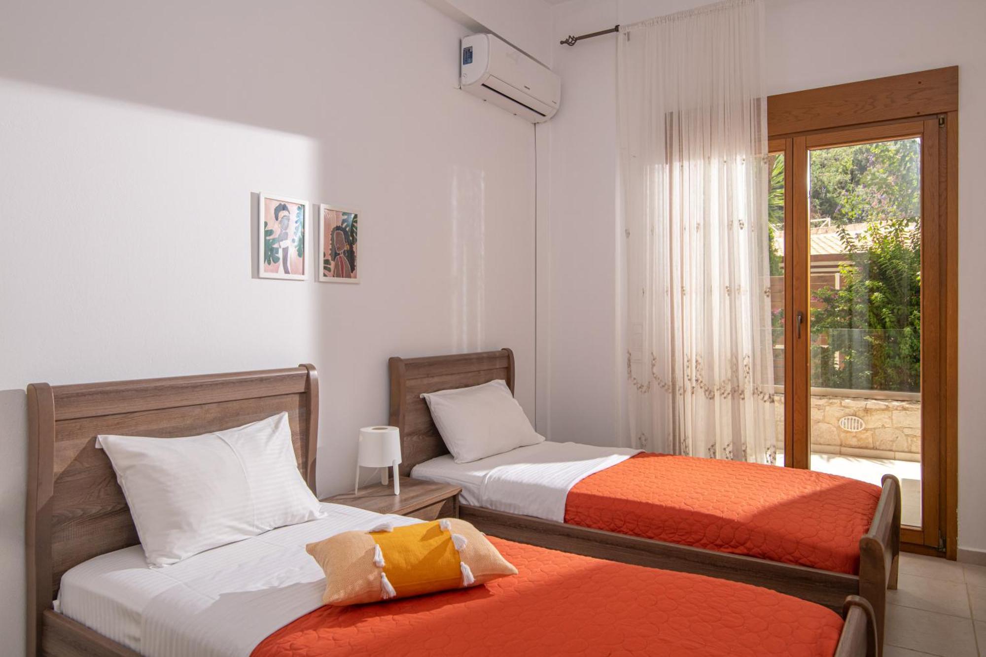 Beachfront Green Apt-Ligaria Beach Kültér fotó